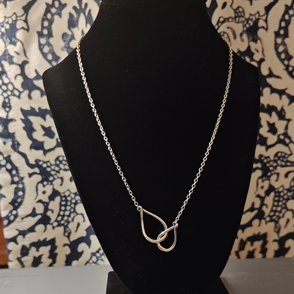 Sterling Silver Silpada Teardrop Loop Pendant Necklace - Silver